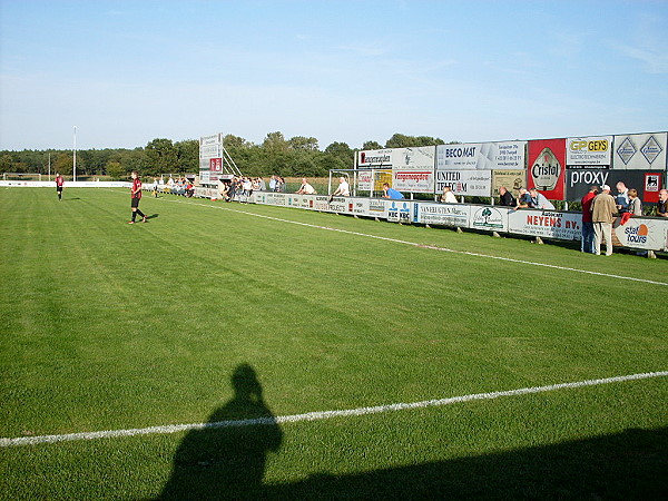 Burgemeester Marcel Sleurs Stadion - Pelt-Lindelhoeven