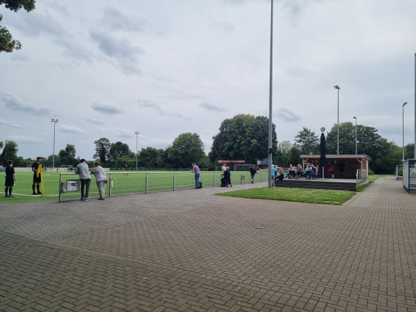Bezirkssportanlage Am Eisenbrand Platz 4 - Meerbusch-Büderich