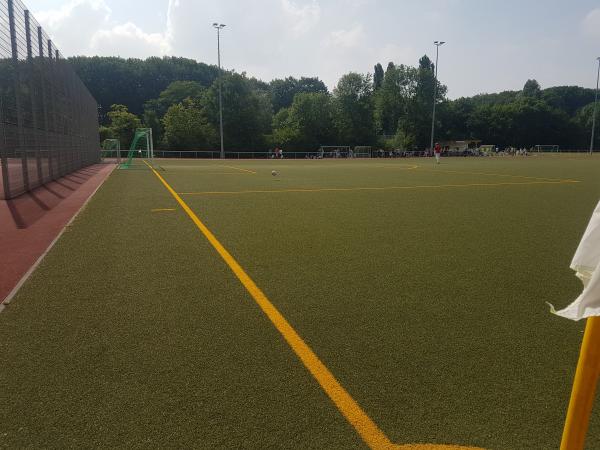 Sportplatz Schlagbaumsweg - Köln-Holweide
