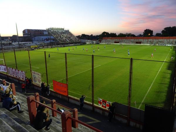 Estadio Pablo Comelli - Remedios de Escalada, BA