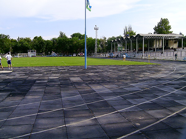 Metallurg stadioni - Olmaliq (Almalyk)