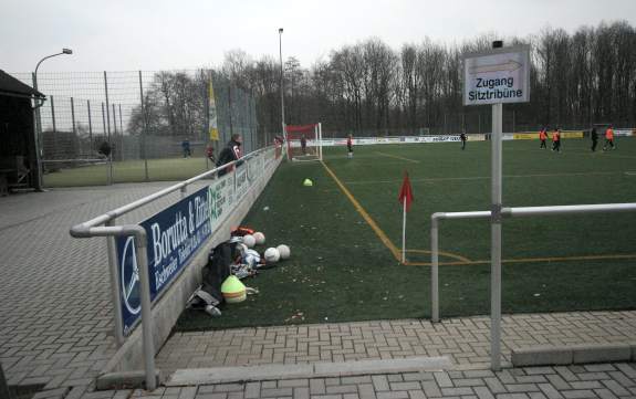 HTG-Arena im Willi-Fourné-Sportpark - Langerwehe-Hamich