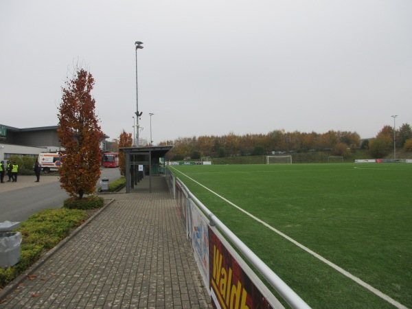 Häcker Wiehenstadion Nebenplatz - Rödinghausen-Schwenningdorf