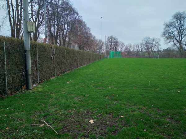 Rasenplatz hinter der Tribüne - Herford