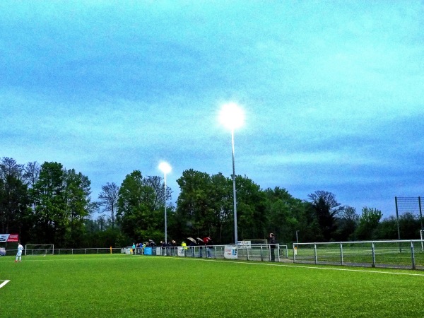 Bezirkssportanlage Am Eisenbrand Platz 4 - Meerbusch-Büderich
