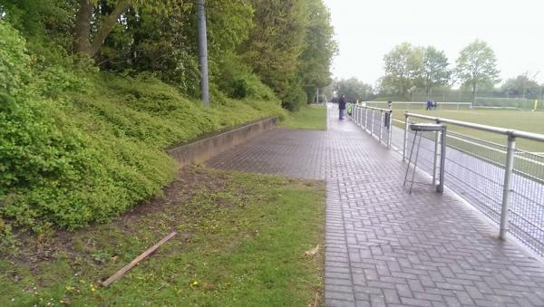 Bezirkssportanlage Krähenacker Platz 2 - Meerbusch-Osterath