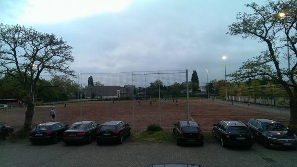 Bezirkssportanlage Karl-Hohmann-Straße - Düsseldorf-Benrath