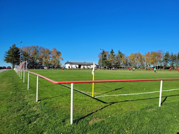 Sportplatz an der L162 - Holzbach