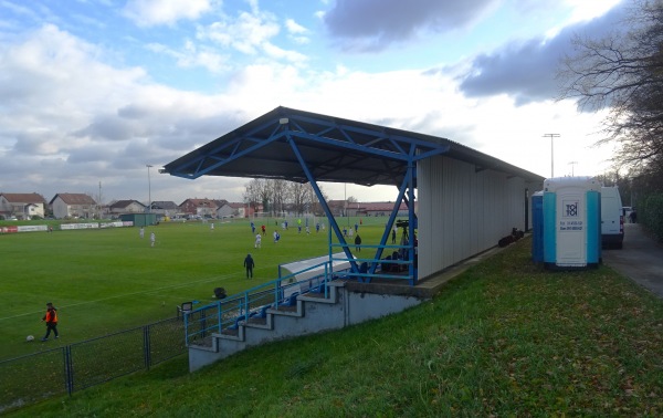 Gradski Stadion  - Dugo Selo   