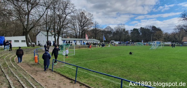 Paul-Zobel-Sportplatz - Berlin-Schönholz