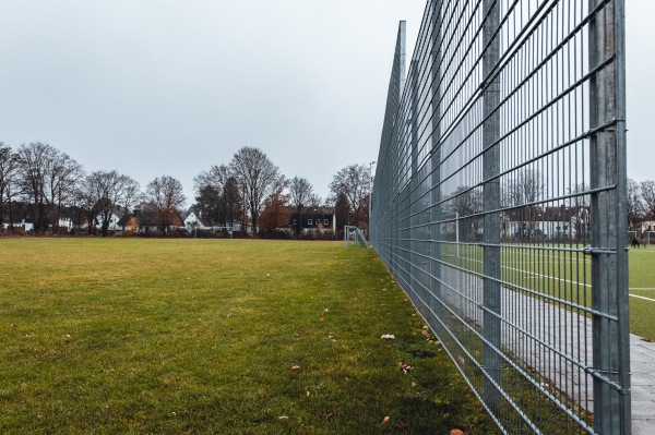 Bezirkssportanlage Kronwinkler Straße Platz 3 - München-Aubing