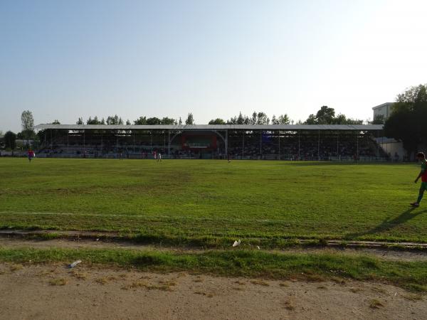 Stadion im. Safarbeka Karimova - Vahdat (Khuroson)