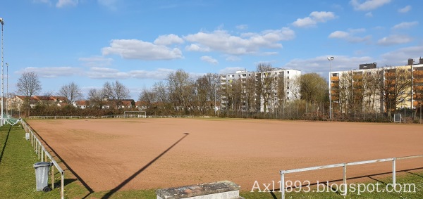 Sportzentrum Anton-Dey-Straße Platz 3 - Mühlheim/Main