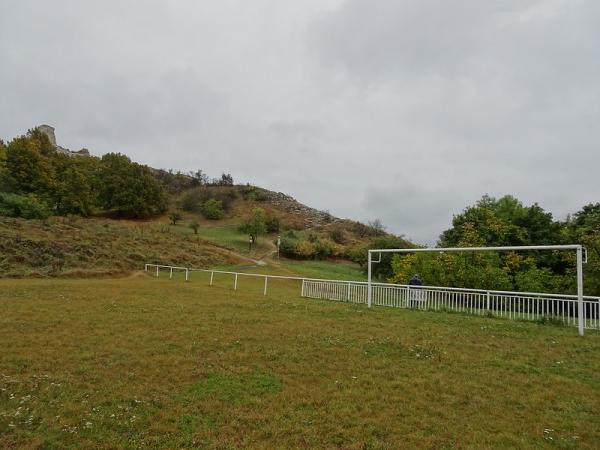 Fotbalové hřiště blízko Klentnice - Klentnice