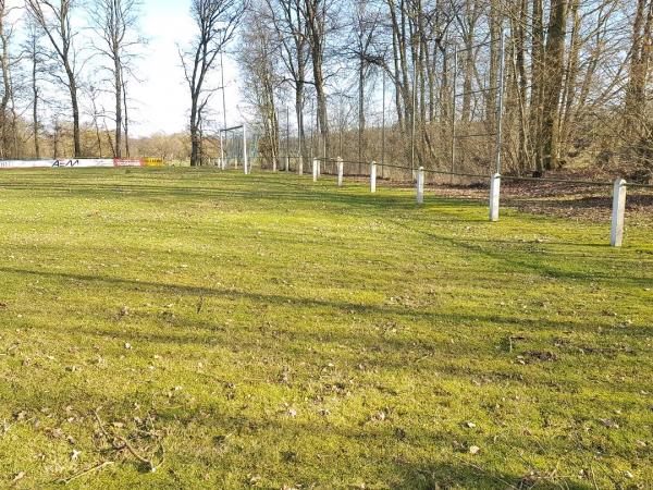Sportplatz an der B49 - Mücke-Flensungen