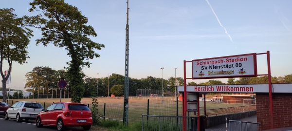 Schierbachstadion B-Platz - Nienstädt