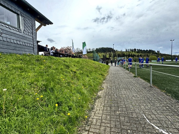 Leißefeld-Kampfbahn im Sportzentrum - Schmallenberg-Bad Fredeburg
