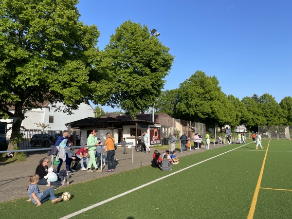 Stadion an der Turnhalle Nebenplatz - Saarbrücken-Brebach
