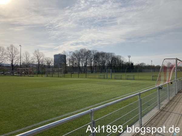 Bezirkssportanlage NeckarPark - Mercedesstraße Platz 3 - Stuttgart-Bad Cannstatt