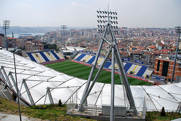 Recep Tayyip Erdoğan Stadyumu - İstanbul