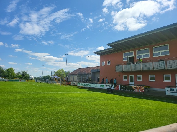 Sportanlage Vehlberger Straße - Aurach-Weinberg