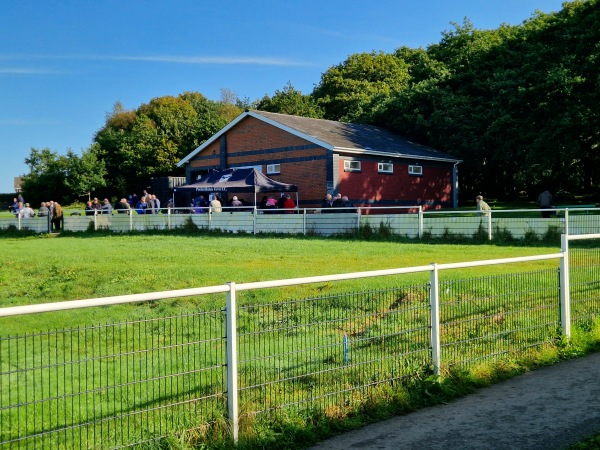 Coed Bach Park - Pontarddulais, Swansea