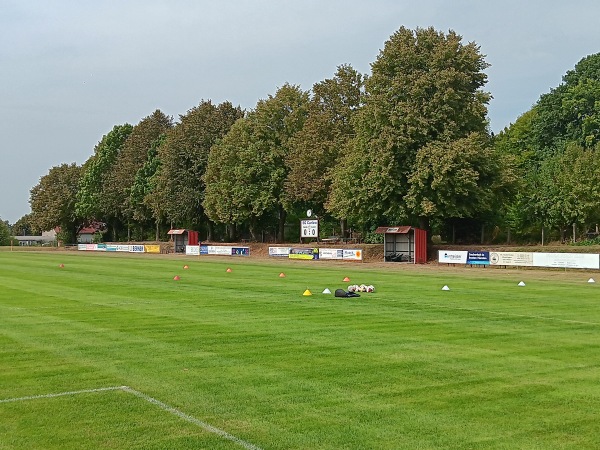 Sportstätte Rehnaer Straße - Carlow/Mecklenburg