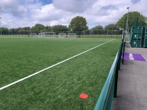 Roundwood Park School - Harpenden, Hertfordshire