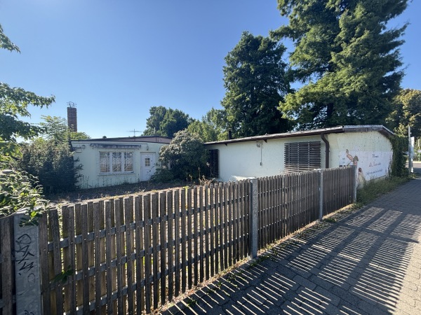 Rot-Weiß-Sportplatz Grillendamm - Brandenburg/Havel