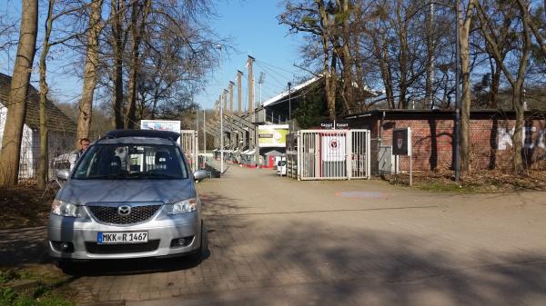 Sportpark Höhenberg Platz 2 - Köln-Höhenberg