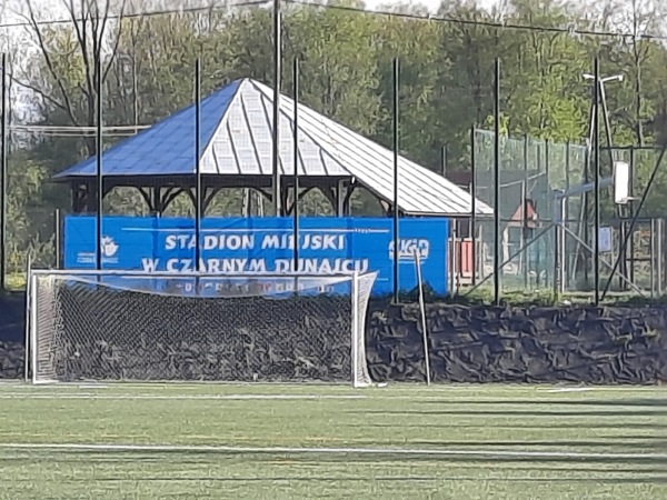 Stadion Miejski w Czarnym Dunajcu boczne boisko - Czarnj Dunajec