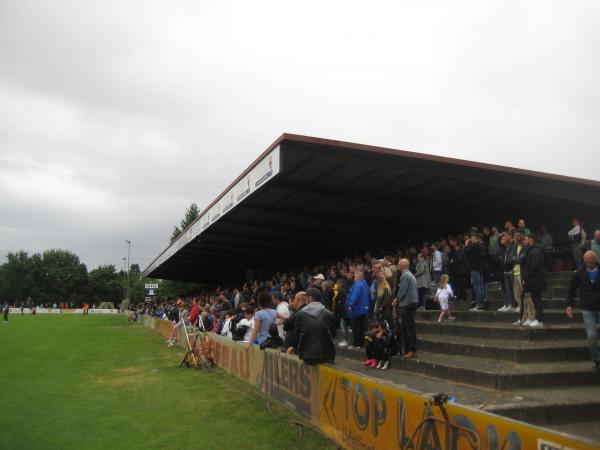 Südstadion im Sportzentrum Am Hegelsberg - Griesheim