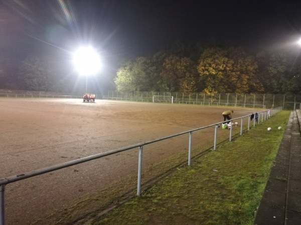 Bezirkssportanlage Haus-Knipp-Straße Platz 2 - Duisburg-Beeckerwerth