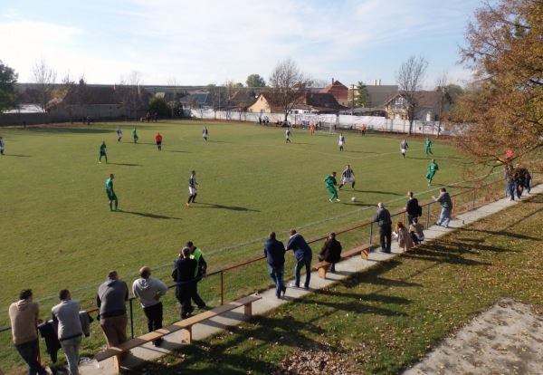 Futbalové ihrisko Baka - Baka