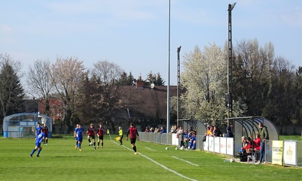 Malomkerti Sportpálya - Csepreg