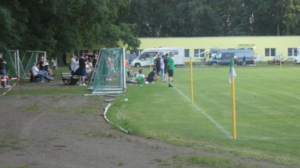 Sportplatz Hirschgartendreieck - Berlin-Elsengrund