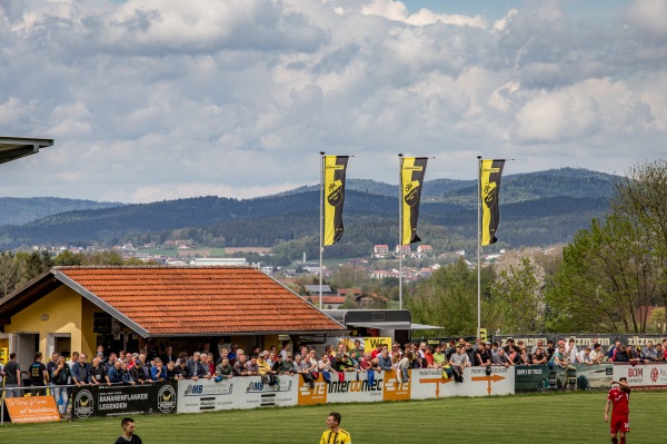 Manfred-Zollner-Stadion - Cham-Vilzing