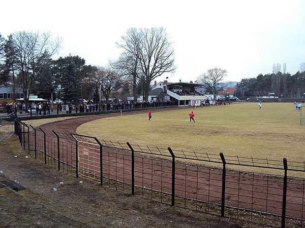Stadion der Hüttenwerker auf den Sportanlagen Waldstraße - Eisenhüttenstadt