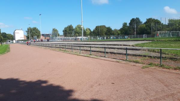 Sportplatz Roter Hahn - Lübeck-Kücknitz