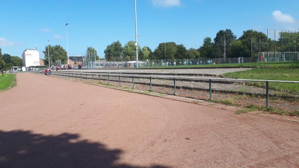 Sportplatz Roter Hahn - Lübeck-Kücknitz