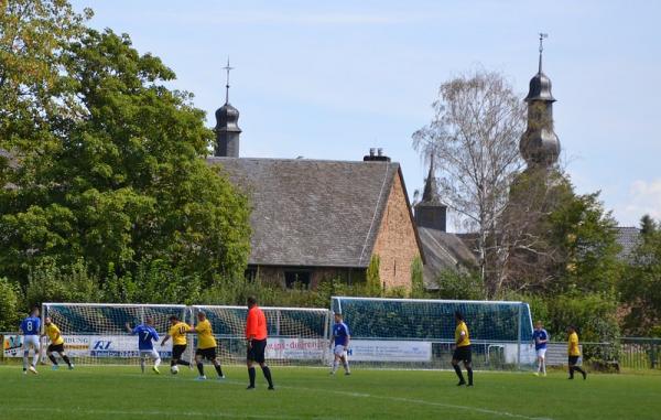 Sportplatz an der Burg - Düren-Birgel