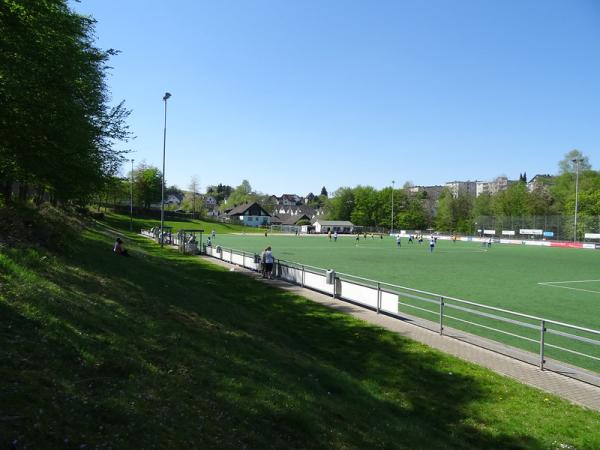 Sportplatz Dümmlinghauser Straße - Gummersbach-Bernberg