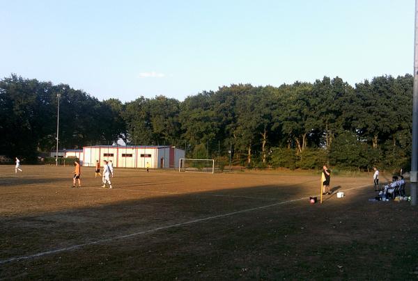 Sportanlage Schulstraße B-Platz - Nützen