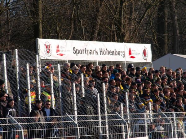 Stadion im Sportpark Höhenberg - Köln-Höhenberg