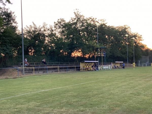 Felsőpakonyi Sportpálya - Felsőpakony