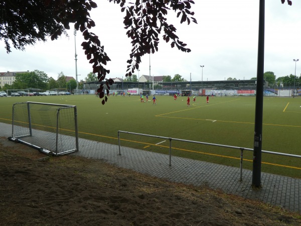 Karl-Liebknecht-Stadion Nebenplatz 1 - Potsdam-Babelsberg