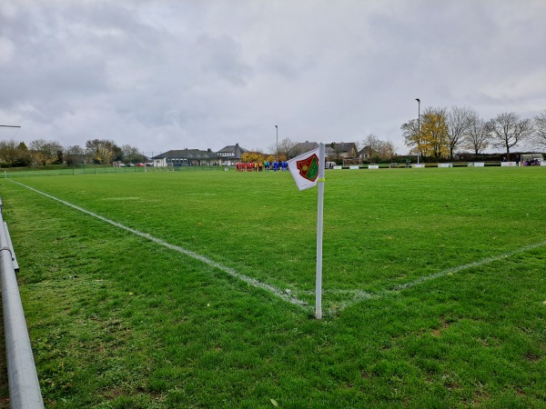 Sportplatz Am Wäldchen - Lutzerath