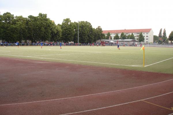 Post-Sportplatz - Magdeburg-Stadtfeld West