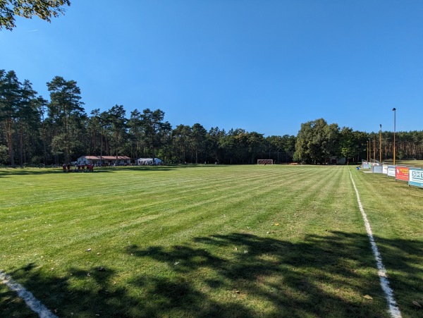 Oskar-Ruhnke-Stadion - Tangerhütte-Uetz