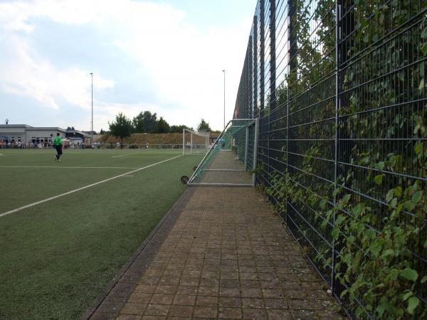 Hans-Klosterkamp-Sportplatz im Sportpark Reusrath - Langenfeld/Rheinland-Reusrath